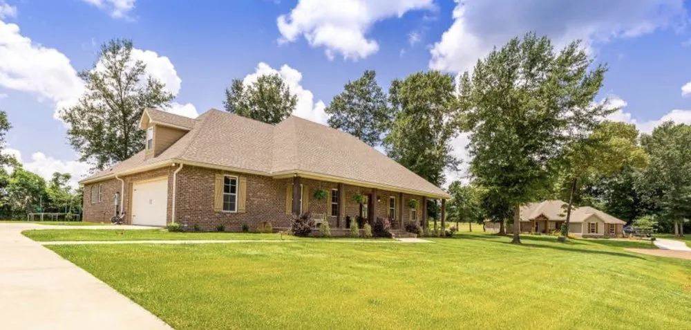 Expert yard maintenance with custom design across Sumrall, MS - A & C Landscaping & Maintenance