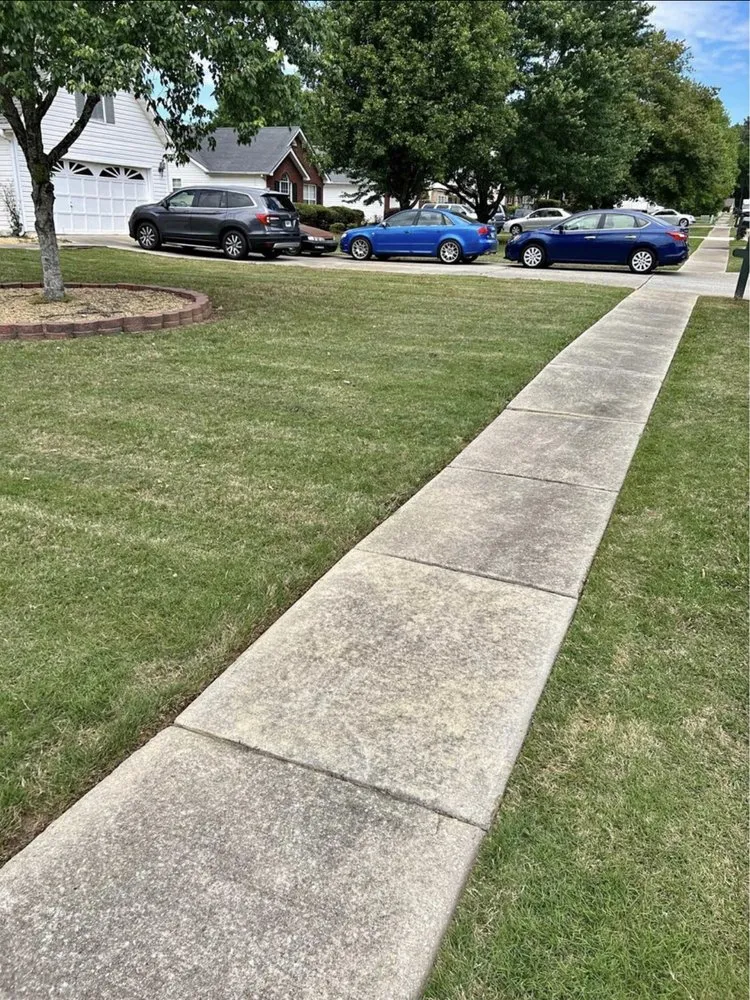 Expert lawn care service experts serving Kissimmee, FL - A & J