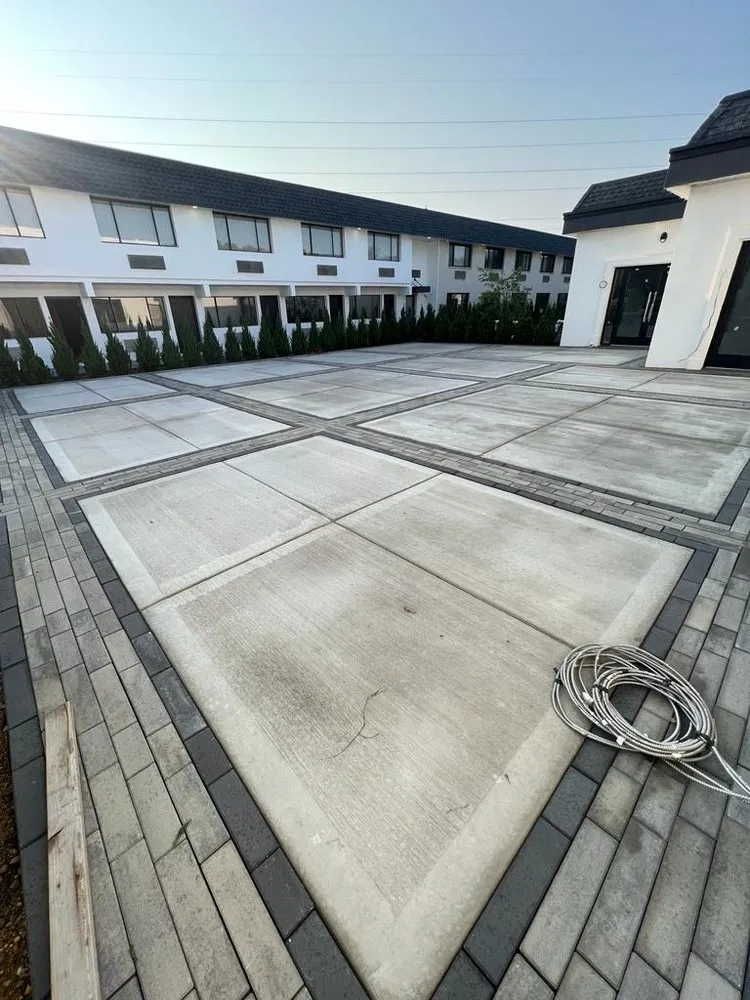 Reliable lawn mowing service experts serving Trenton, NJ - A & L Commercial Cleaning Service