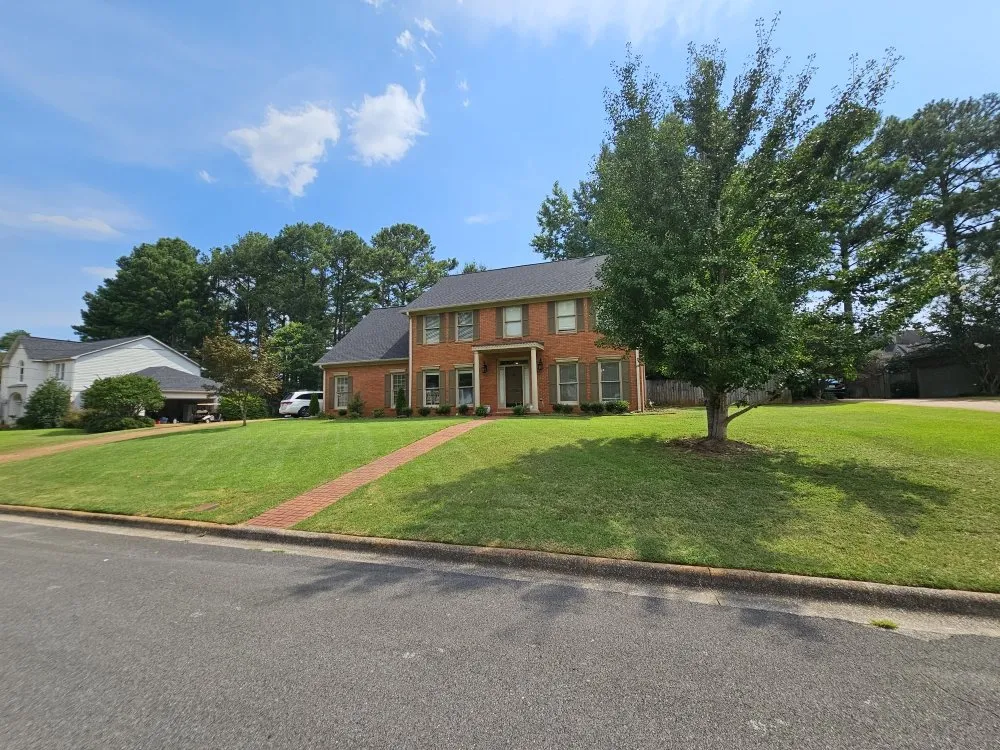 Custom outdoor landscaping in Tuscaloosa, AL by A & L Lawncare