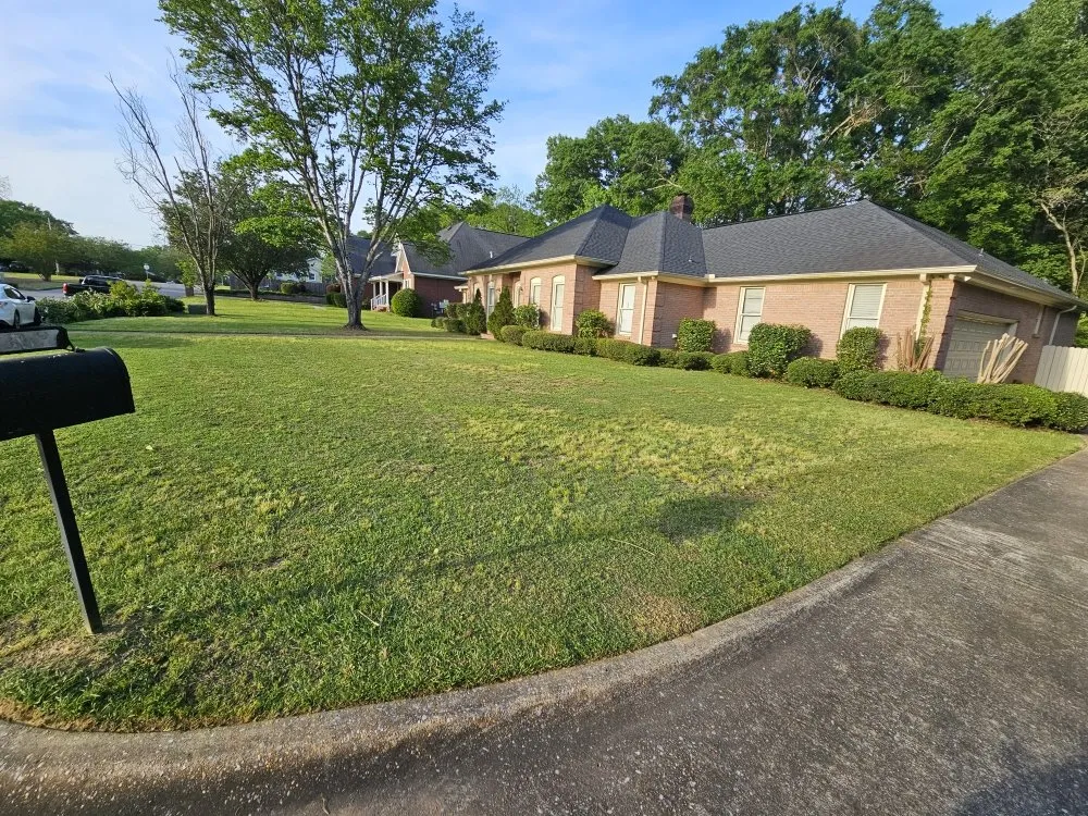 Top-rated residential landscaping in Tuscaloosa, AL by A & L Lawncare