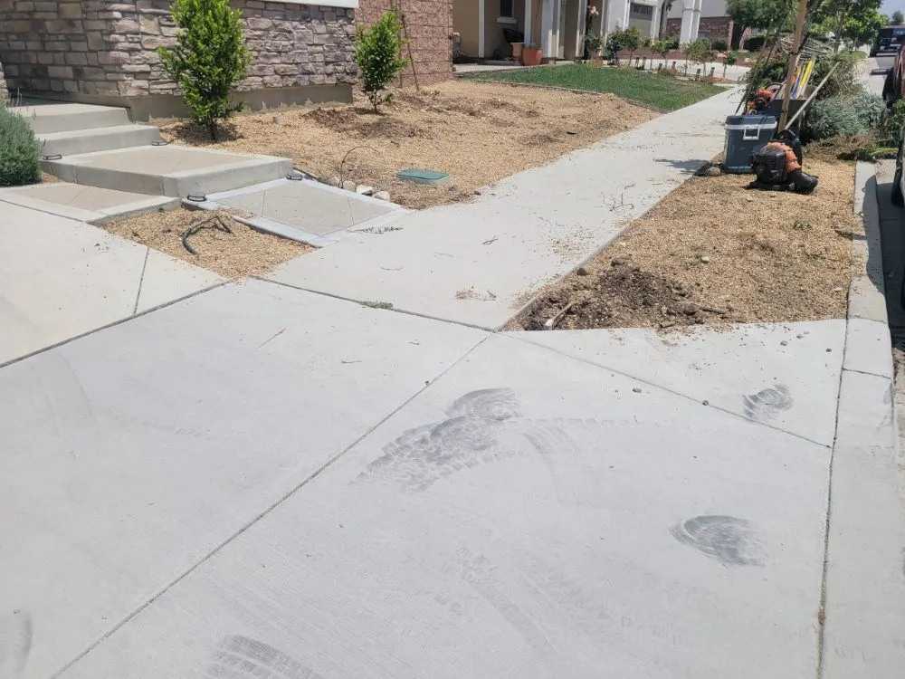 Affordable lawn care service for beautiful yards across Rialto, CA - A & M landscaping