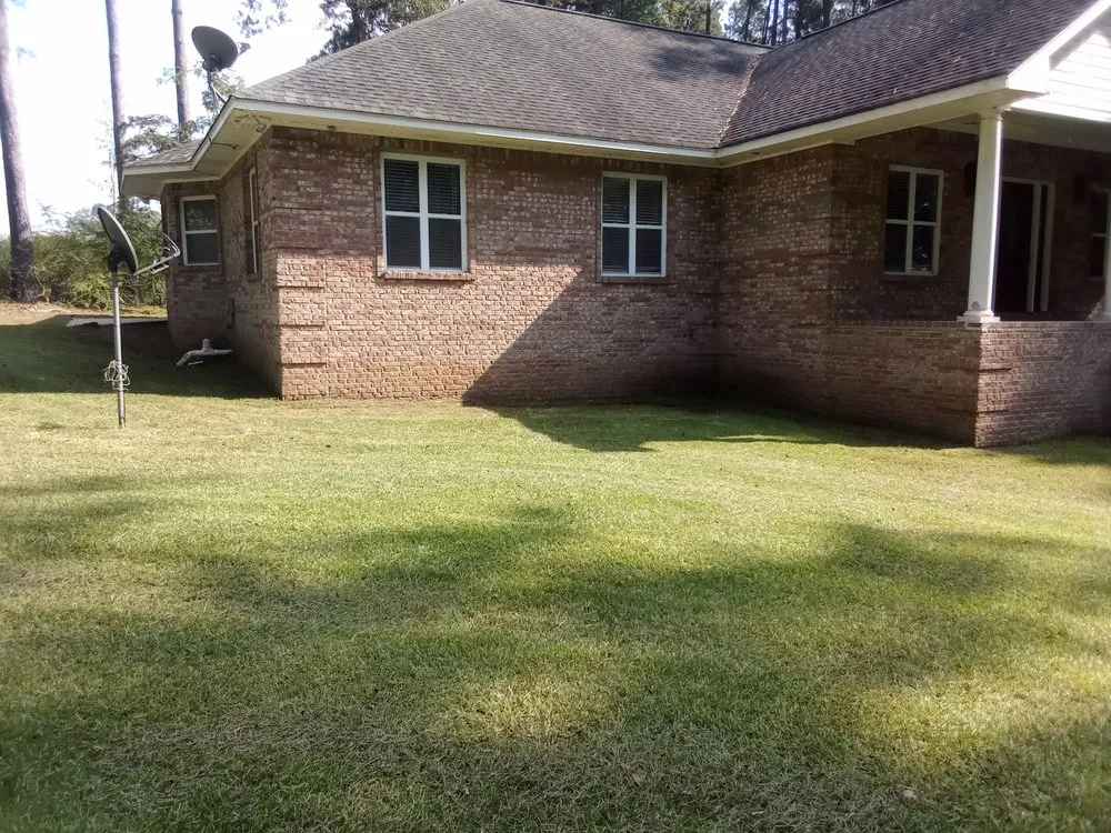 Custom garden landscaping for beautiful yards across Laurel, MS - A & M Lawn Services