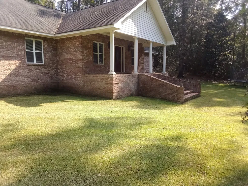 Top-rated yard maintenance near you in Laurel, MS by A & M Lawn Services