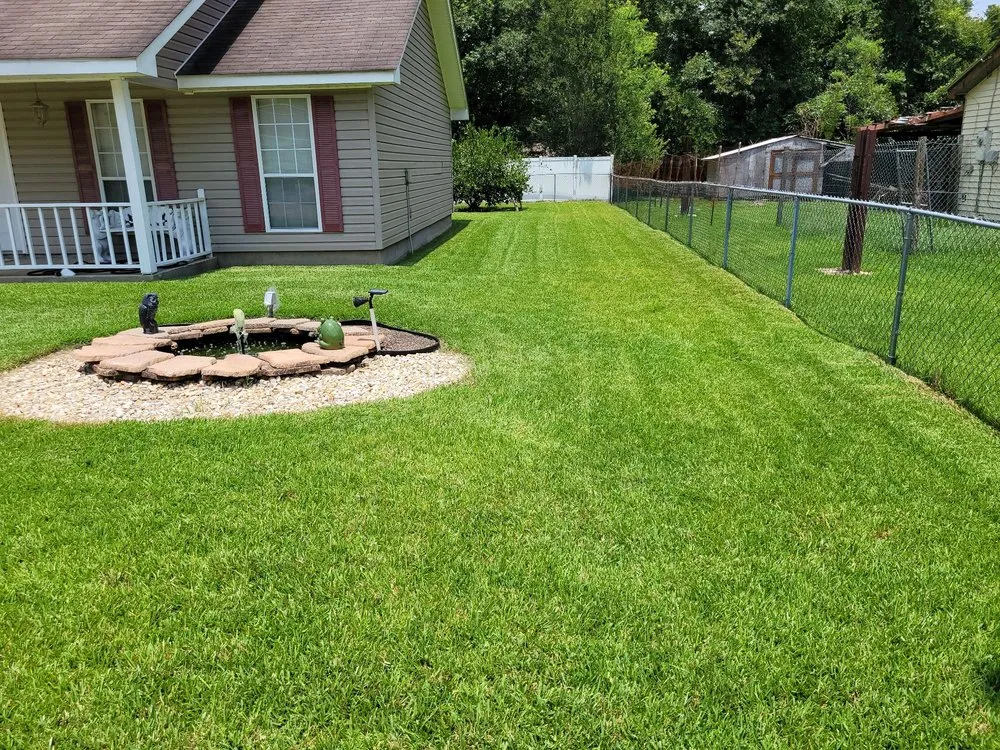 Reliable yard maintenance in Picayune, MS by A & P Lawn Services