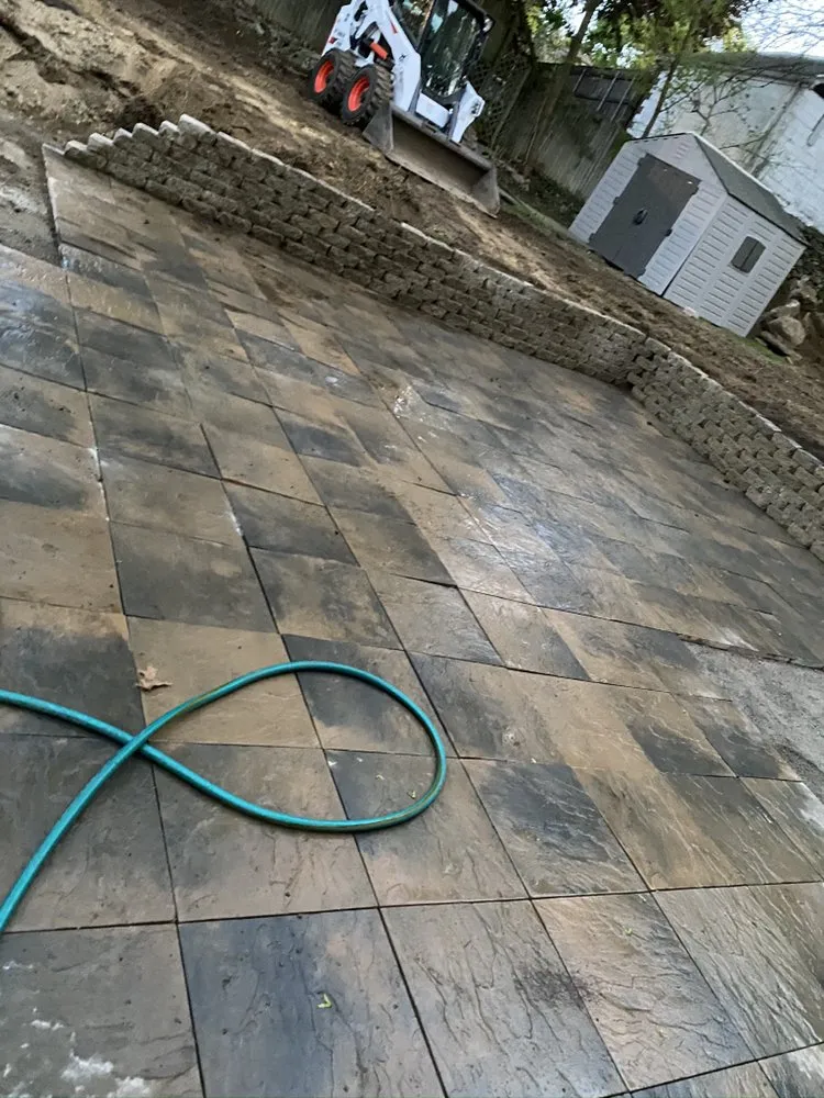 Local garden landscaping in Lincoln, RI by A & R Frontage Care