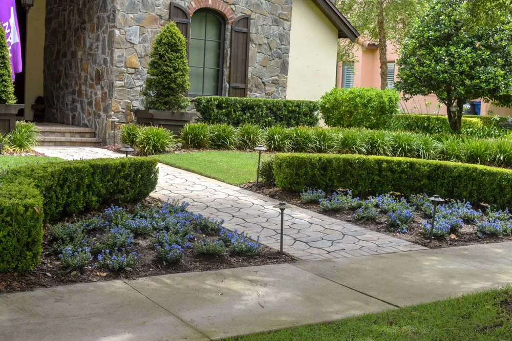 Affordable yard cleanup service experts serving Oviedo, FL - A & R Landscaping and Lighting