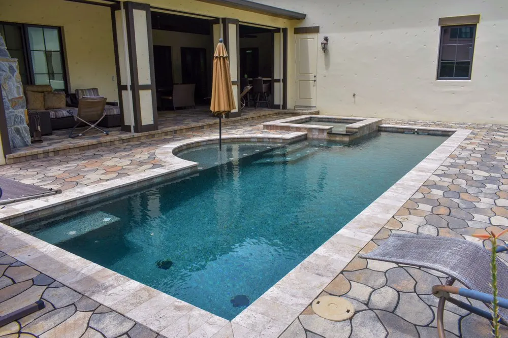 Affordable landscaping services experts serving Oviedo, FL - A & R Landscaping and Lighting