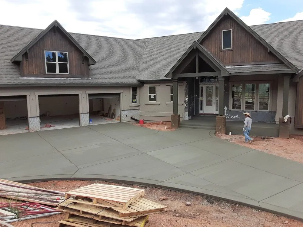 Trusted lawn mowing service experts serving Colorado Springs, CO - A & Z