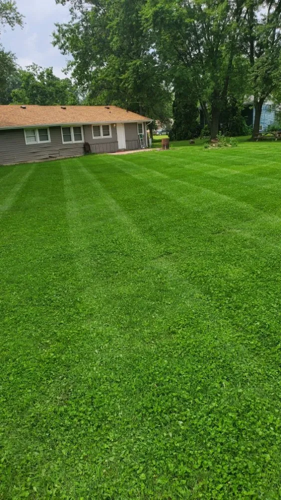 Custom lawn care service experts serving Fort Wayne, IN - A & Z Lawn Care Services