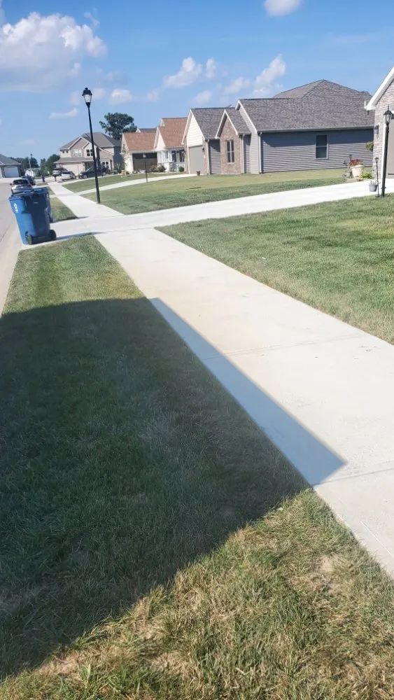 Affordable lawn mowing service in Fort Wayne, IN - A & Z Lawn Care Services