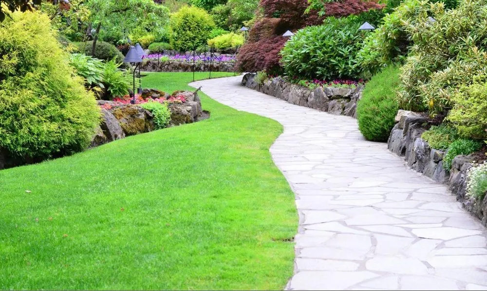 Top-rated residential landscaping in Broadview, IL by A-1 Cutting Edge Landscaping & Construction