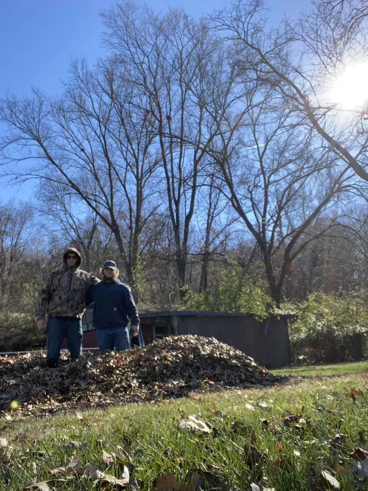 Local lawn care service in De Soto, MO by A and R Services