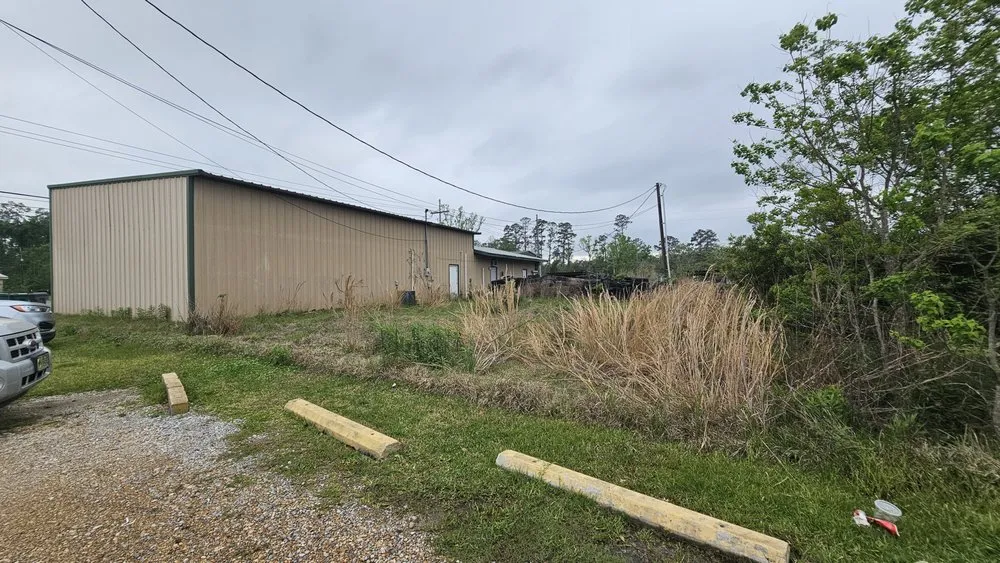 Local yard cleanup service experts serving Hammond, LA - A Better Cut²