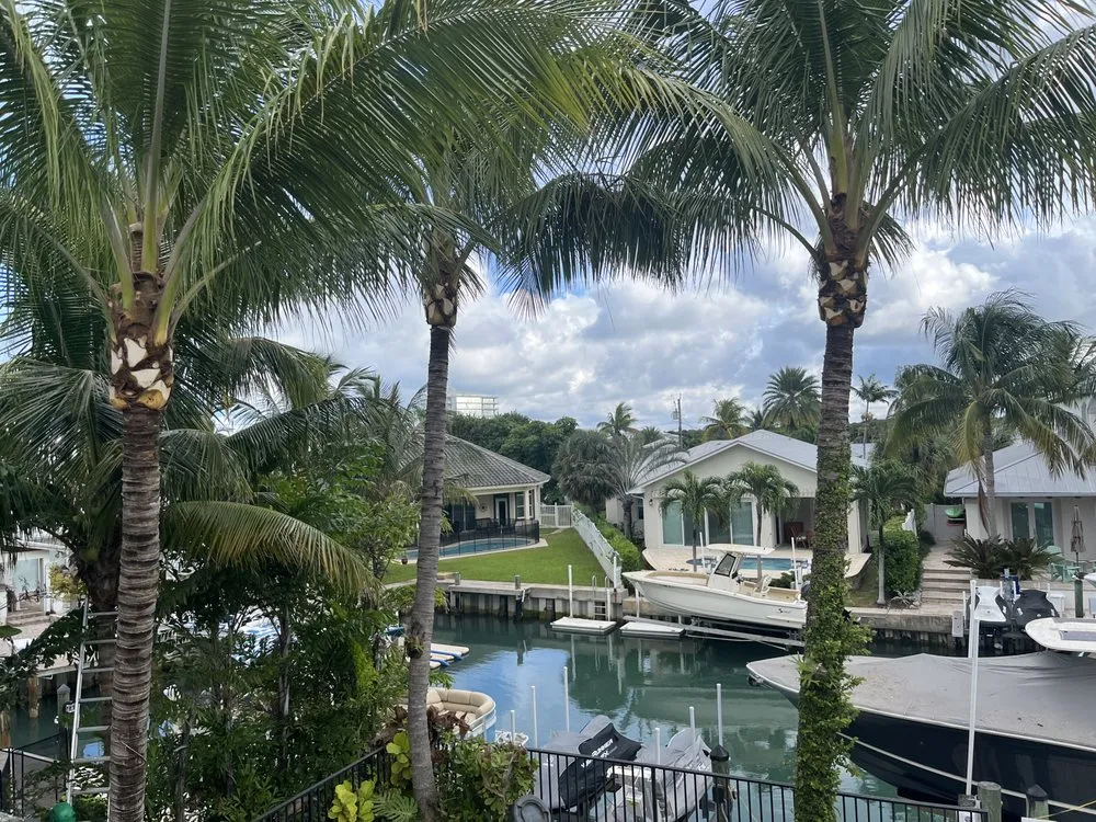 Professional yard maintenance in Jupiter, FL - A Better Landscape Service