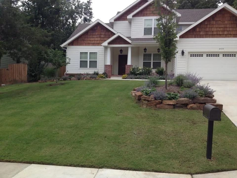 Professional lawn mowing service experts serving Fayetteville, AR - A Clean Cut Lawn Care