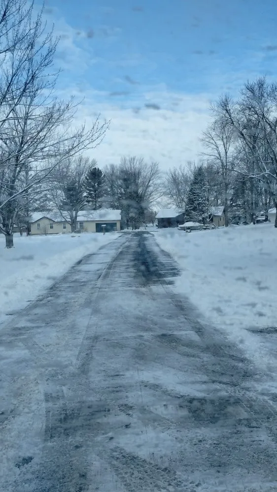 Top-rated residential landscaping in Huntington, IN by A Cleaner Place