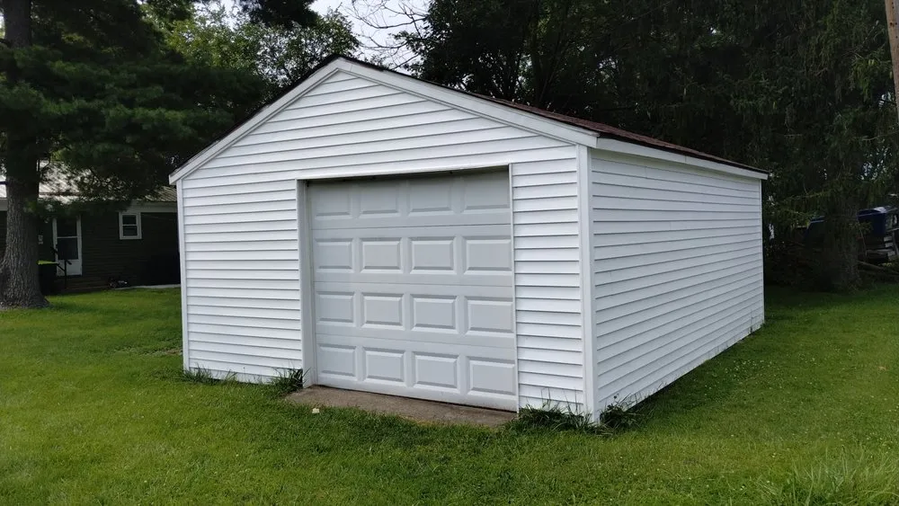 Trusted yard cleanup service in Huntington, IN by A Cleaner Place