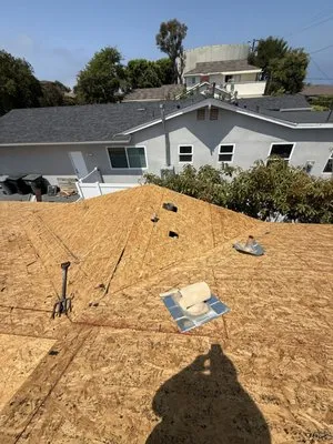 A Cut Above Builders & Renovation Logo