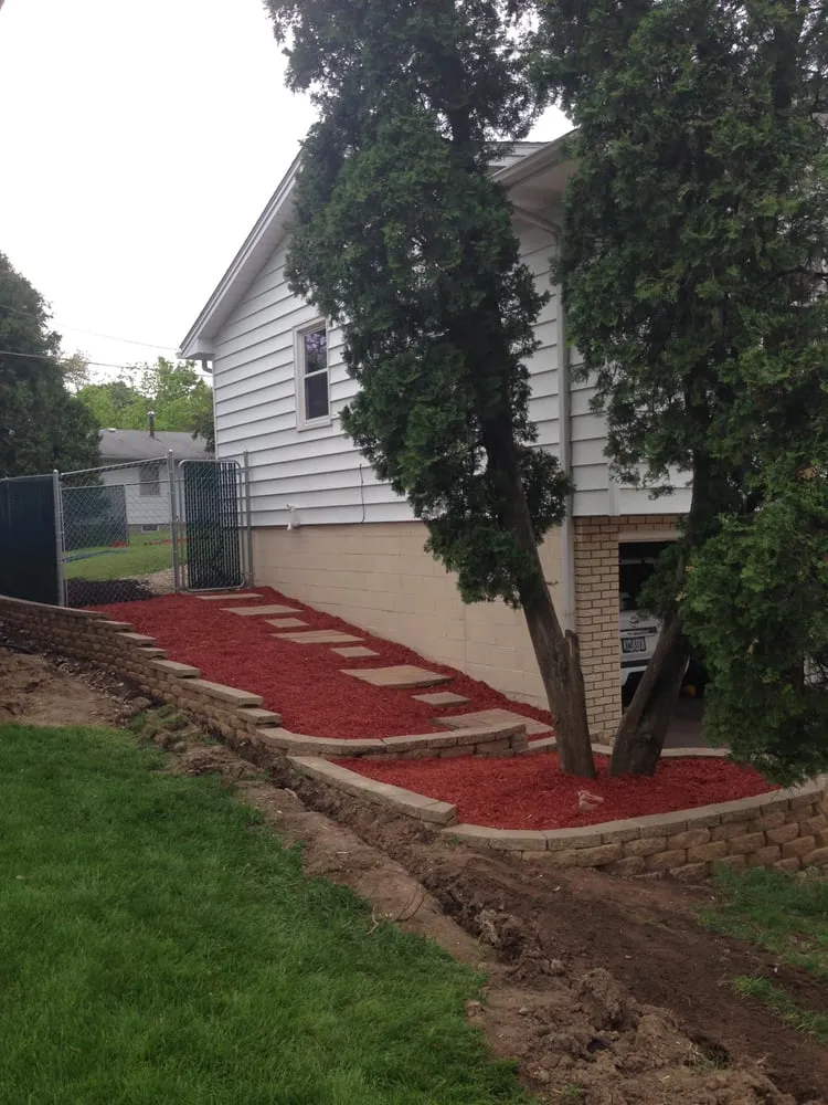 Top-rated yard cleanup service with custom design across Davenport, IA - A Cut Above Lawn and Landscape