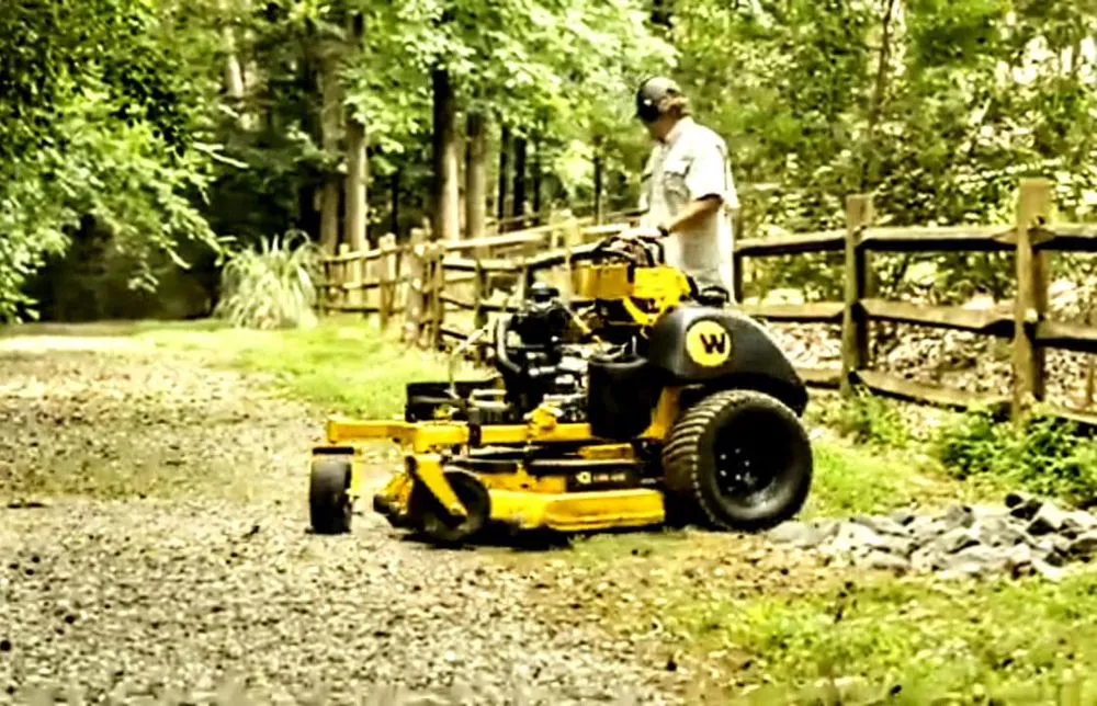 Trusted lawn mowing service experts serving Muscle Shoals, AL - A Cut Above Lawn Care & Landscaping Service