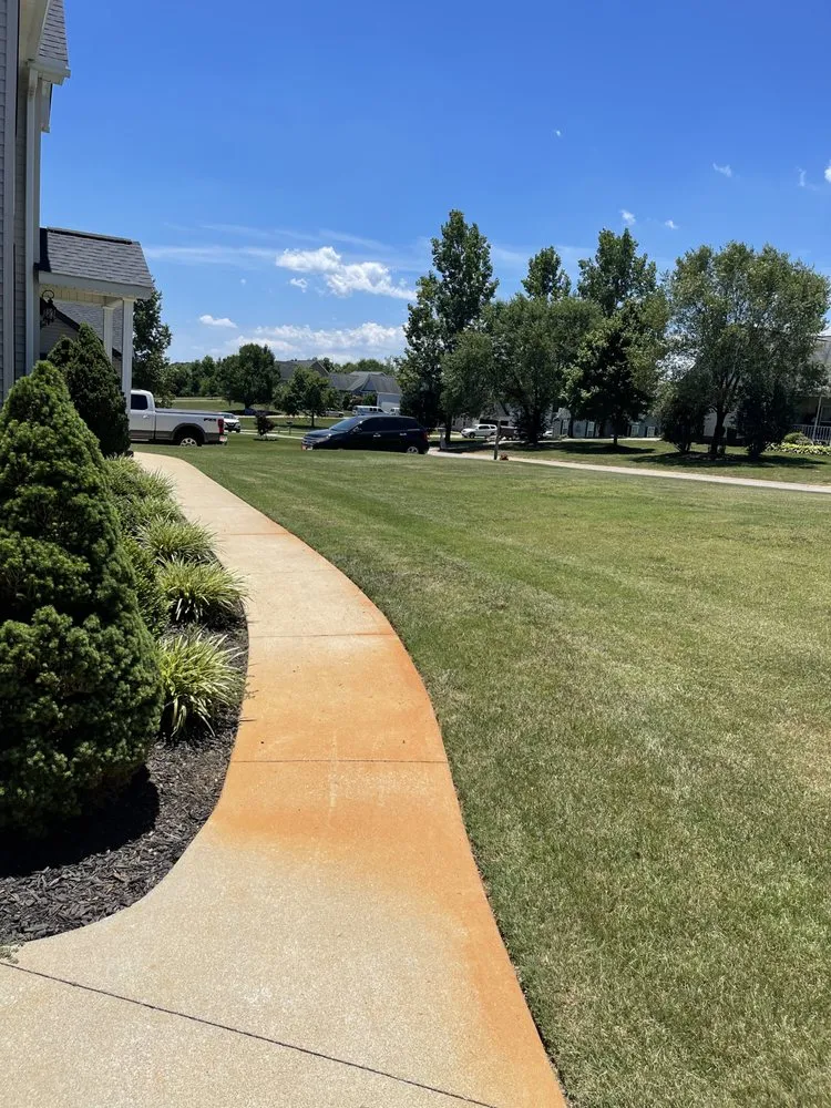 Custom yard cleanup service in Landrum, SC - A Cut Above Lawn Care & Pressure Washing