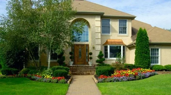 A Cut Above Lawn Care Logo