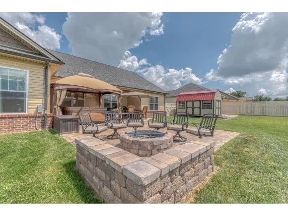 Local lawn mowing service in Blountville, TN - A Cut Above Lawncare