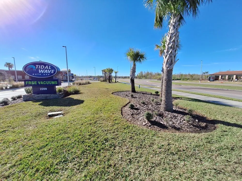 Reliable outdoor landscaping for year-round maintenance in Gibsonton, FL by A Cut Above The Best Lawn Care