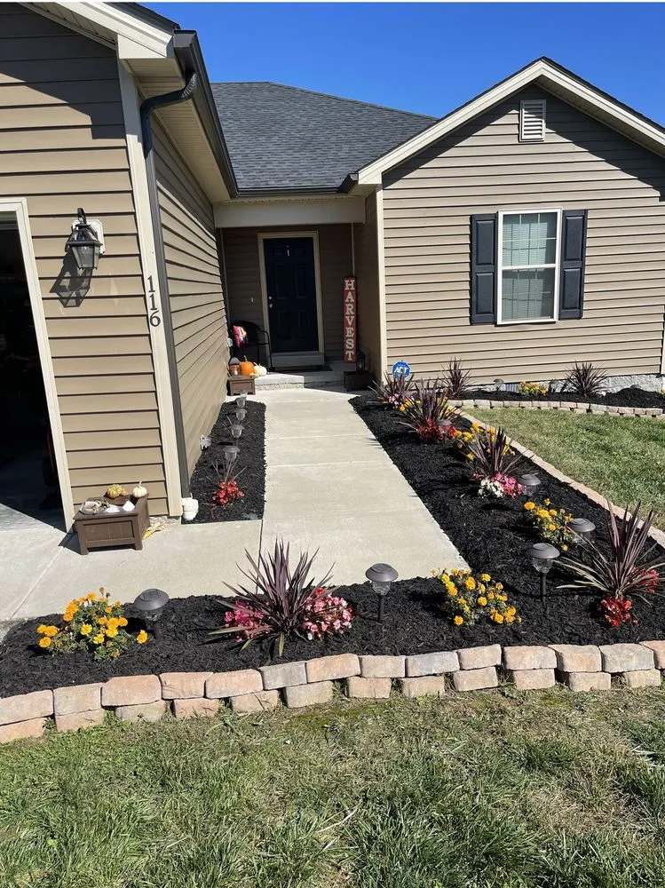 Local residential landscaping experts serving Franklin, KY - A Cut Above The Rest Lawn And Garden