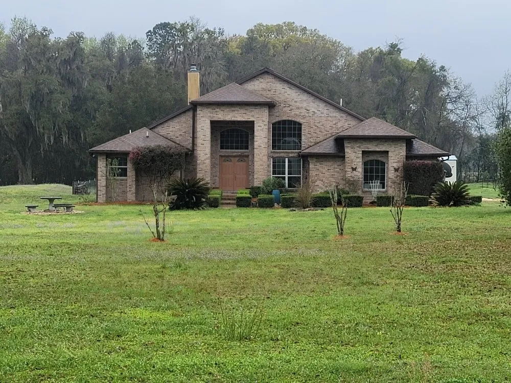 Local residential landscaping experts serving Fort White, FL - A Cut Above The Rest Lawncare