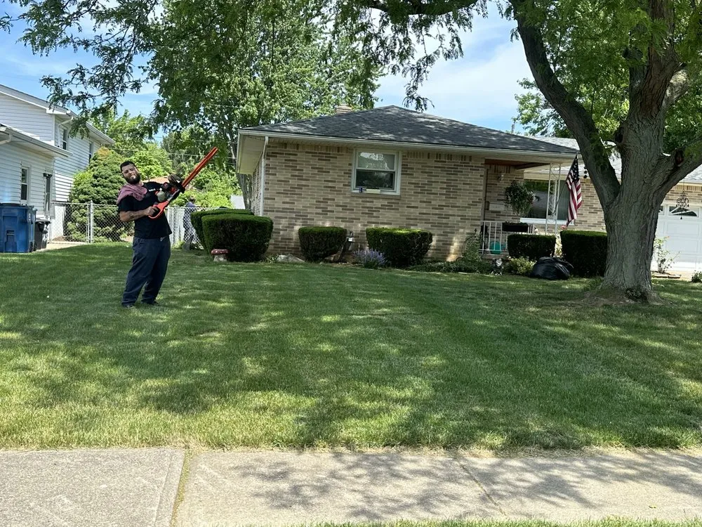 Local yard cleanup service experts serving Lorain, OH - A Cut At A Time