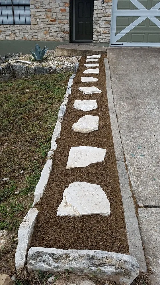 Top-rated yard cleanup service in Wailuku, HI by A Different Kind Of Native