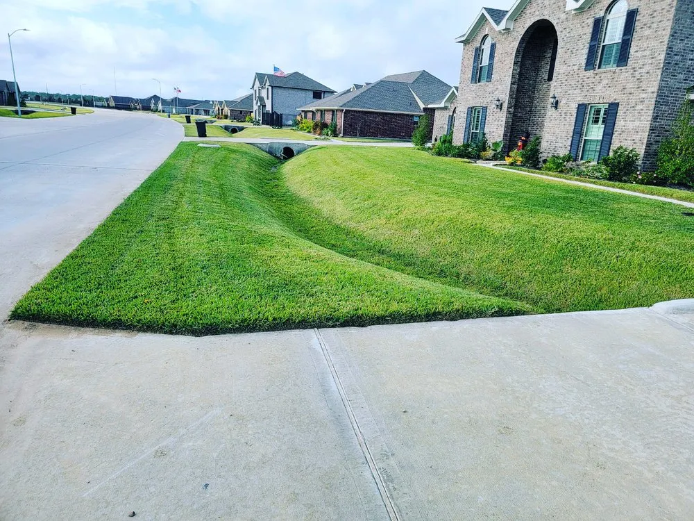 Affordable residential landscaping near you in League City, TX by A Family Lawn Service