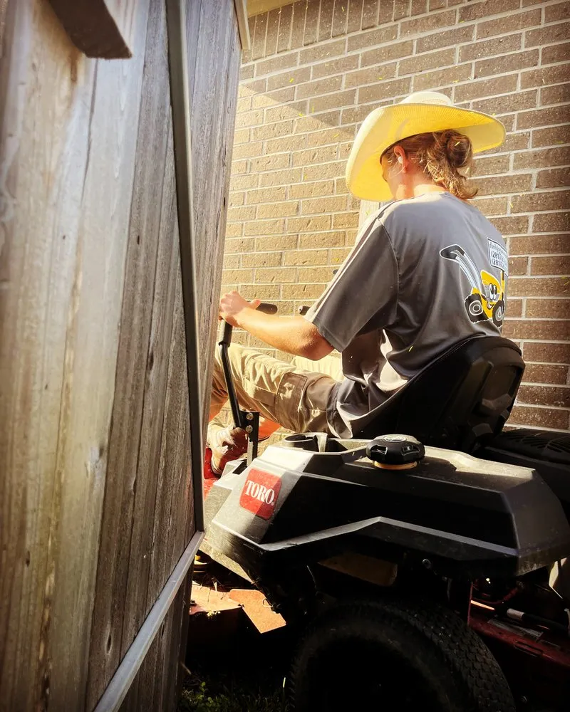 Professional residential landscaping experts serving League City, TX - A Family Lawn Service