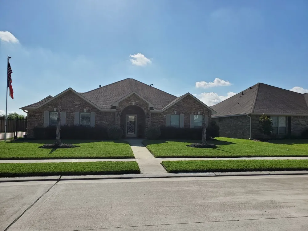 Affordable yard maintenance in League City, TX - A Family Lawn Service