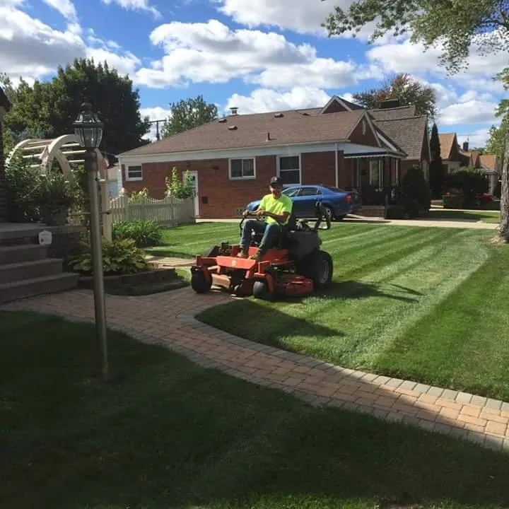 Professional lawn care service experts serving Southgate, MI - A Formosa & Son's Landscaping