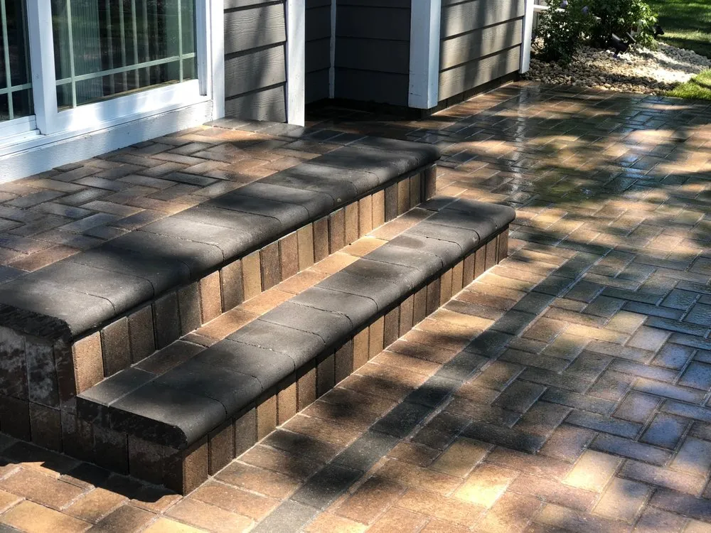 Local yard maintenance in Glenview, IL - A Garden Guy