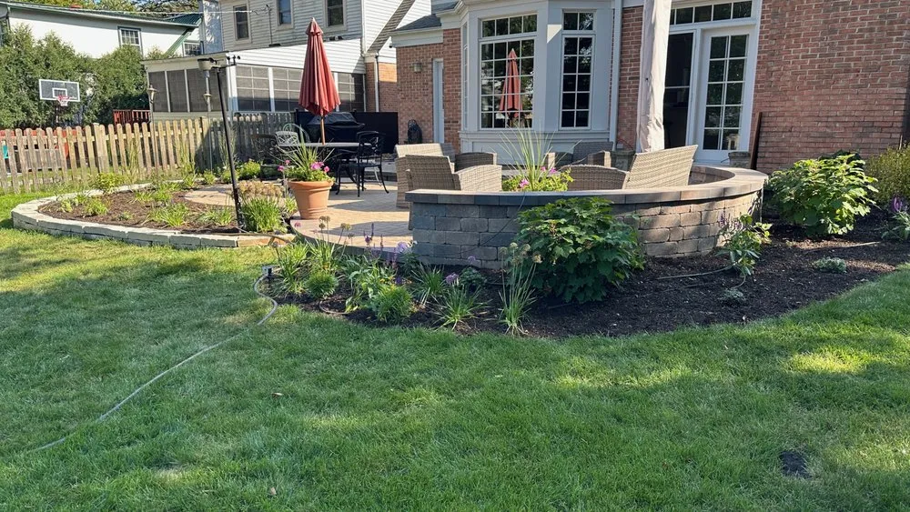 Expert lawn care service in Glenview, IL - A Garden Guy