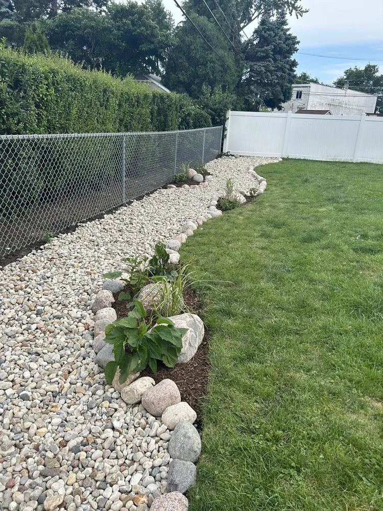 Professional landscape design in Glenview, IL - A Garden Guy