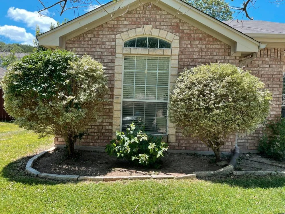 Expert garden landscaping for year-round maintenance in Temple, TX by A Generals Cut Lawn Care