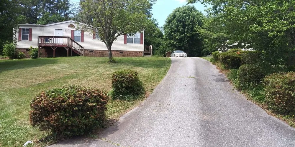 Affordable landscaping services in Lenoir, NC - A Greener LawnCare