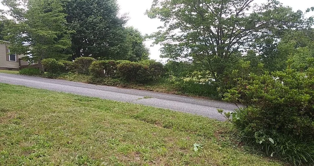 Reliable garden landscaping in Lenoir, NC by A Greener LawnCare