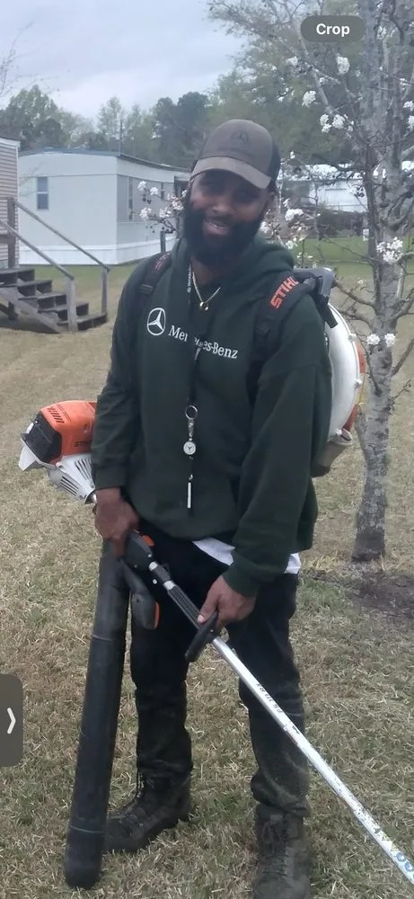 Professional yard cleanup service in Summerville, SC - A Guy And His Truck Lawn Service