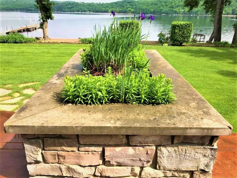 Professional garden landscaping in Stillwater, MN - A Helping Hand Yard Maintenance