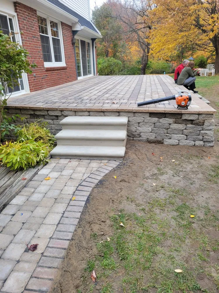 Professional landscaping services for beautiful yards in Middleburg, FL by A HOCKEY HANDYMAN