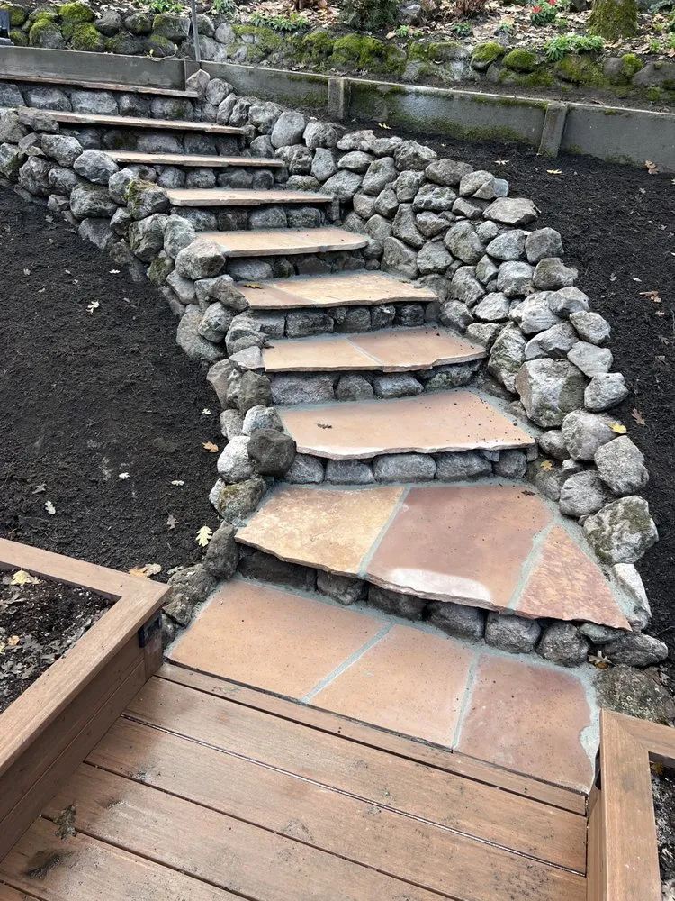 Custom outdoor landscaping in Martinez, CA by A-K Landscaping & Concrete