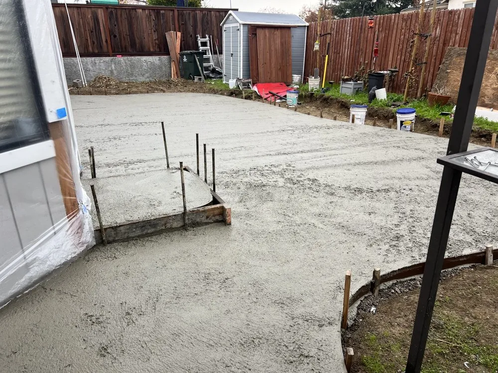 Professional garden landscaping in Martinez, CA by A-K Landscaping & Concrete