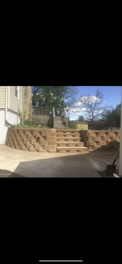 Local outdoor landscaping experts serving Jeffersonville, IN - A Level Landscape and Construction