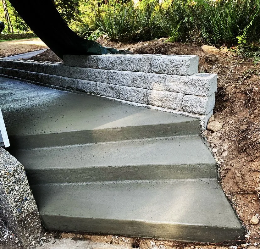 Affordable yard cleanup service for year-round maintenance across Everett, WA - A Living Art Landscaping